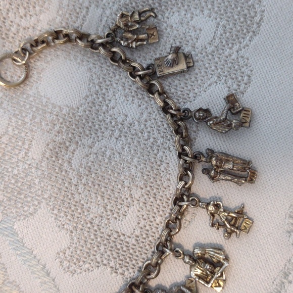 Vintage Coro charm bracelet - Picture 4 of 4